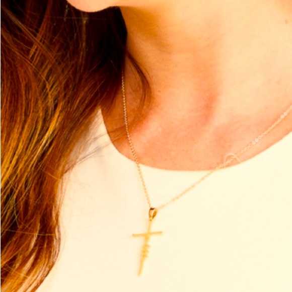 NWT Altar’d State Faith Cross Necklace - Picture 5 of 5